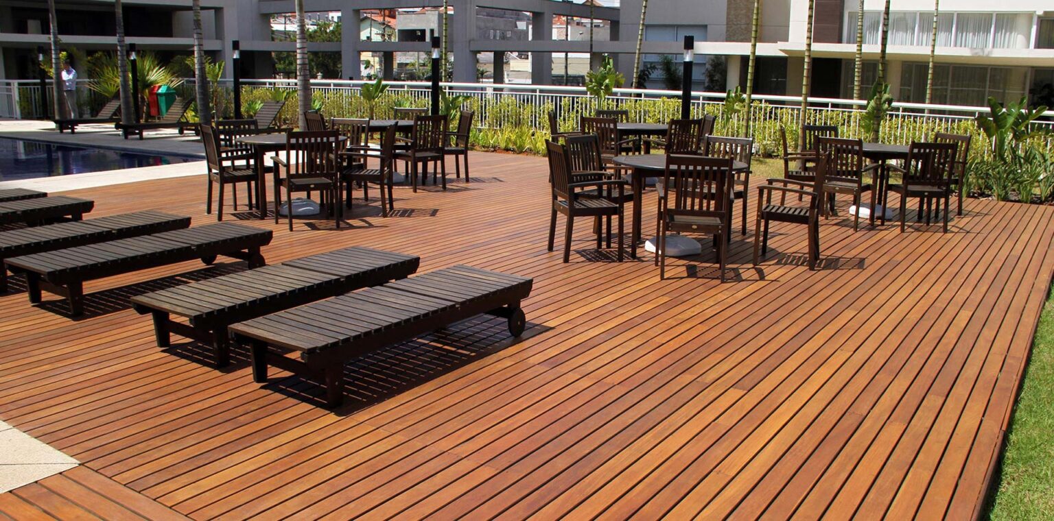 Deck de Madeira com Iluminação: Transformando Ambientes Noturnos ...